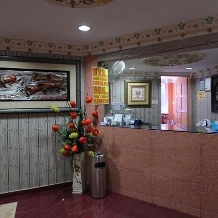 New Wave Hotel Sdn Bhd - Medan Batu Caves Екстериор снимка